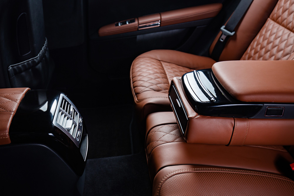 Detailing interior auto profesional — scaune, bord, mochete
