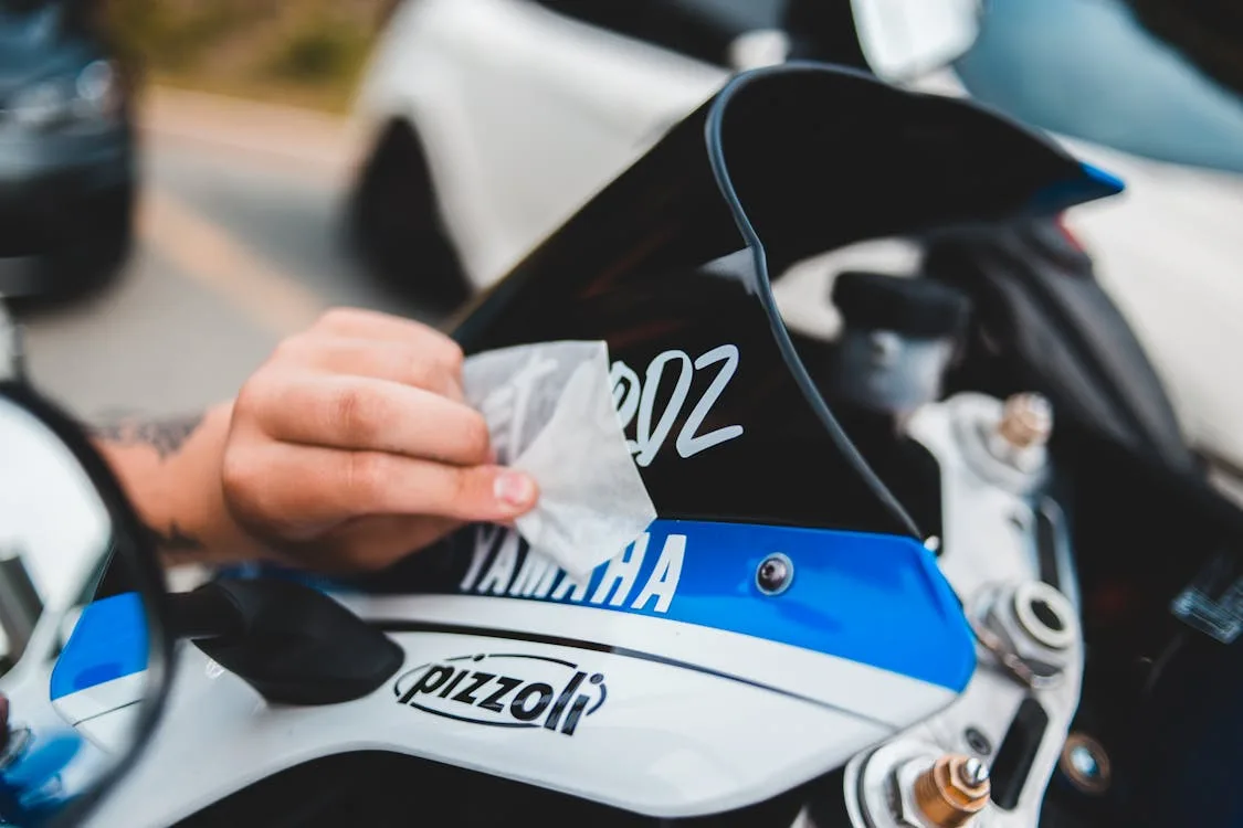 Curățare profesională motocicletă — detailing moto în Iași